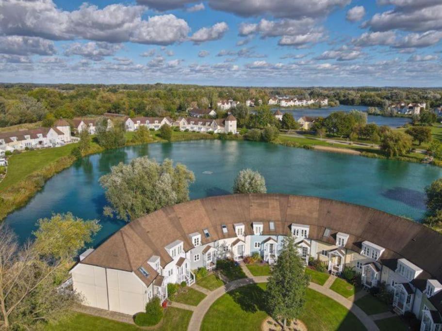Cotswold Lake House Cirencester Buitenkant foto