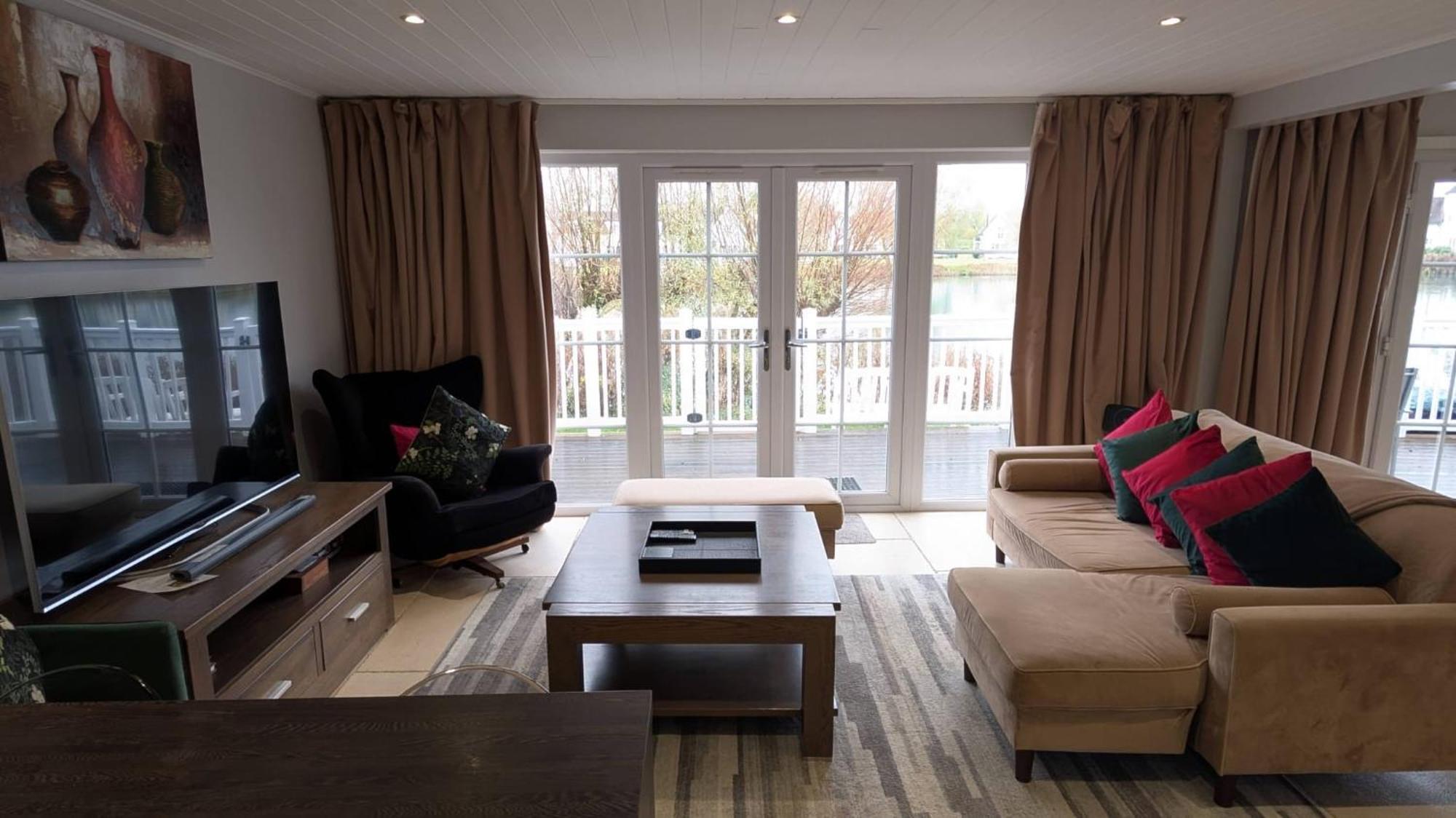 Cotswold Lake House Cirencester Buitenkant foto