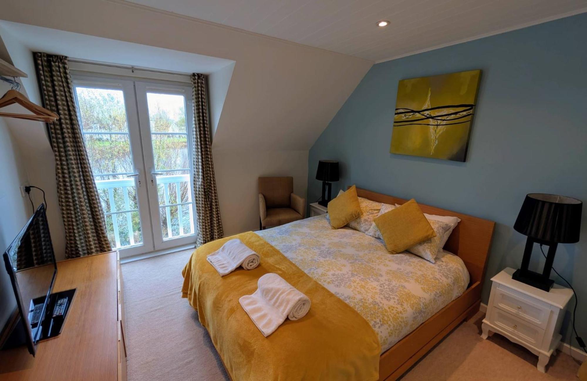 Cotswold Lake House Cirencester Buitenkant foto